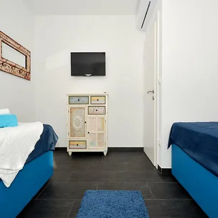 Deluxe Porto 아파트 트로기르